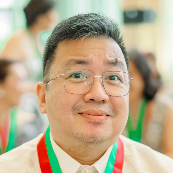 Dr. Mike Muin